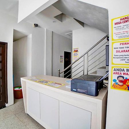 Oyo 91211 Mega Comfort Guest House Медан Екстер'єр фото