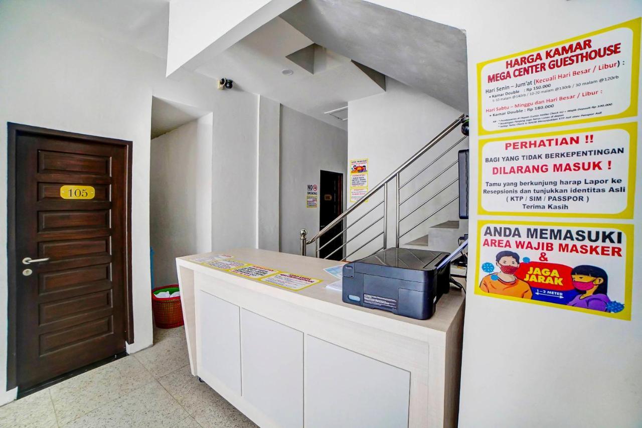 Oyo 91211 Mega Comfort Guest House Медан Екстер'єр фото