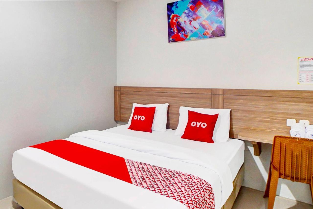 Oyo 91211 Mega Comfort Guest House Медан Екстер'єр фото
